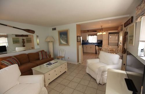 Whitney Beach Casa | Planta baja 2 camas 1 baño cabaña en la playa a corta distancia a pie de la playa en North end LBK