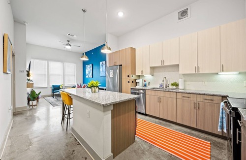 Fort Worth Apartamento | 1st Floor Apt- 2min to TCU + King Bed + Pool + Gym + Parking