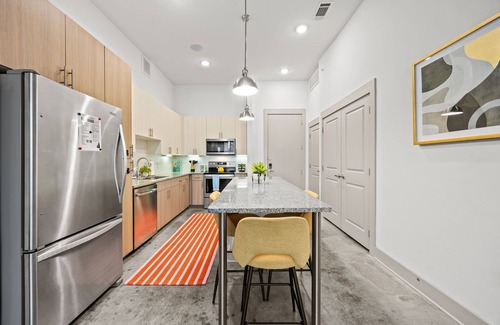 Fort Worth Apartamento | 1st Floor Apt- 2min to TCU + King Bed + Pool + Gym + Parking