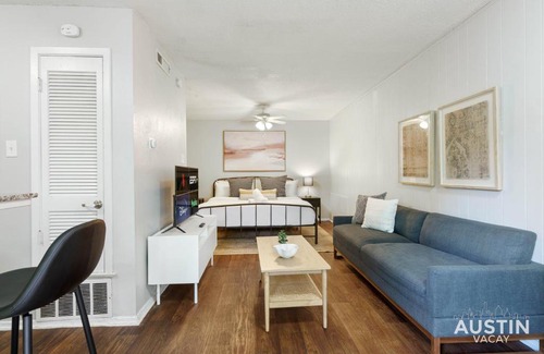 Hyde Park Apartamento | 1st Floor Apt Hyde Park Bathtub and Free Parking