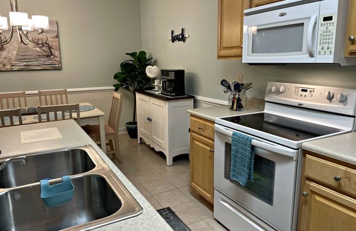 Calabash Condominio | 1st Floor Condo Minutes to Sunset Beach - Beach and Golf Villa - Sleeps up to 6!