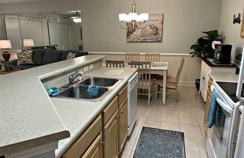 Calabash Condominio | 1st Floor Condo Minutes to Sunset Beach - Beach and Golf Villa - Sleeps up to 6!