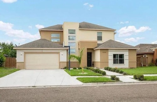 Brownsville Casa | 1st Floor House with Pool!