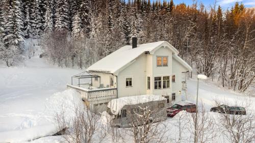 Lyngen Apartamento | 1st floor in the Lyngen Alps, whole house rentable