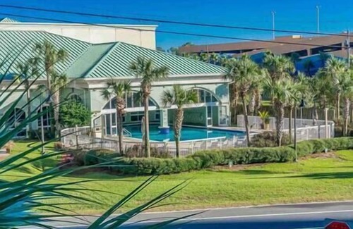 Miramar Beach Condominio | 1st Floor on the Beach & Free Beach Chair Service!