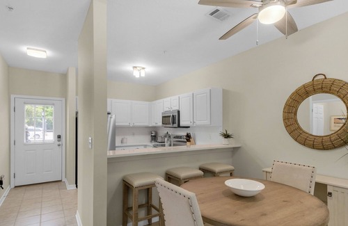 Seagrove Beach Condominio | 1st Floor, Walkable to Dining, Shopping, Beach - Sleeps 6