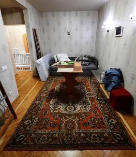 Sukhinovka Apartamento | 2 кімнатна Квартира подобово у центрі Полтави біля ЦУМу з власною закритою парковкою Документи для відрядження Мережа квартир