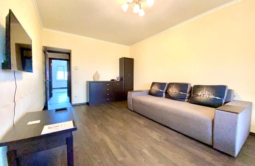 Sukhinovka Apartamento | 2-кімн Просторі апартаменти ,світлий, стриманий дизайн