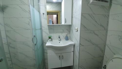 Kadnlar Denizi Mahallesi Apartamento | 2+1 Apartm with Garden + balcony , at Ladies beach