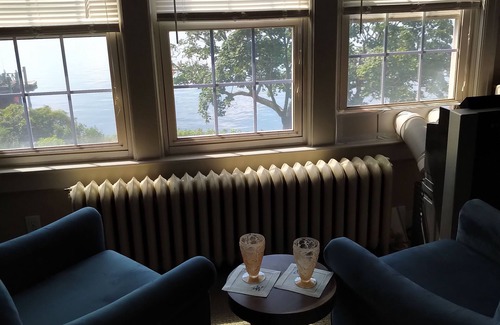 Fairhaven Apartamento | 2/1 apt, 2nd FL own entrance in Fairhaven, MA, dogs ok, WiFi, Full Kitchen