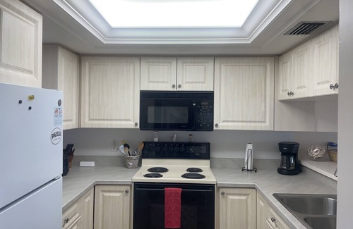 Bokeelia Condominio | 2/2.5 condo with docking available for your boat and pools for soaking