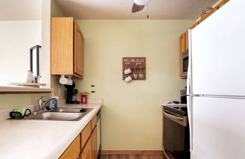 Downtown Kenosha Casa | 2/2.5 Lake Michigan Beachfront Pet Play Game Room