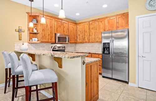 New Braunfels Condominio | A estrenar 2/2 Condo En Río Guadalupe Con Hermosas Vistas Canyon