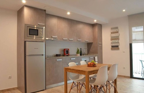 Roses Town Center Apartamento | 2.2 NUEVO en centro ROSES con WI-FI, AC y TV sat a 60 m MAR