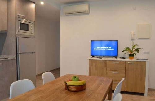 Roses Town Center Apartamento | 2.2 NUEVO en centro ROSES con WI-FI, AC y TV sat a 60 m MAR