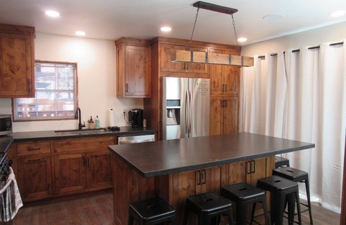 Big Bear City Cabina | 2+2, Spa, Sleeps 6, Walk 2 Hiking & Biking Trails, Pet Friendly on North Shore