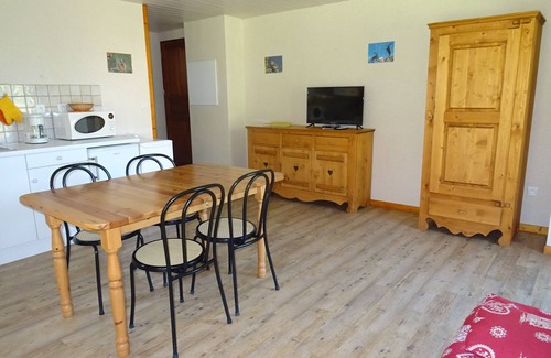 La Chapelle-en-Valgodemard Chalet De Esquí | 2/4-person apartment in a ground-floor chalet + Terrace + Swimming pool