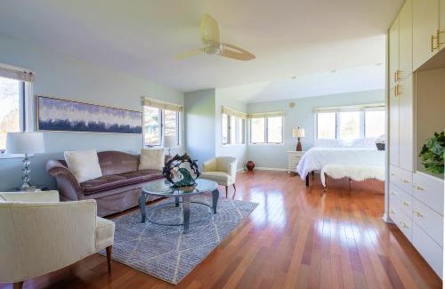 Highland Park Casa | 2-Acre Highland Park Retreat with Heated Pool ~ 5*
