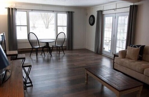 Collingwood Cabaña | 2 Acre Casa Frente al Mar