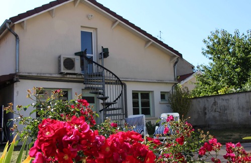 Bourroches Apartamento | 2* air-conditioned furnished apartment in a quiet area