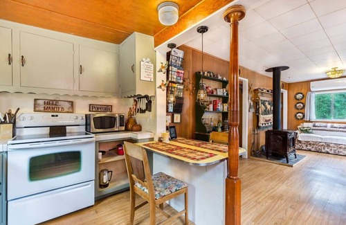 Julian Casa | 2 B / R TOP RATED Private Historic Cabin A / C