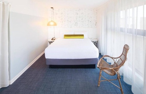 Venice Hotel | 2 Balcony Rooms w/ City Views | Rooftop | Free Breakfast | Venice Fun