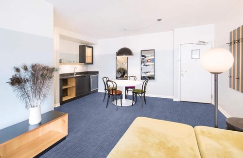 Venice Hotel | 2 Balcony Rooms w/ City Views | Rooftop | Free Breakfast | Venice Fun