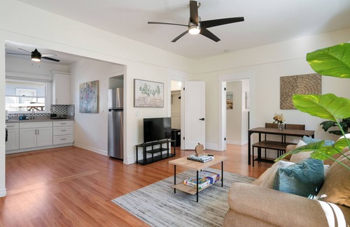Westmont Apartamento | 2 Baths > Easy Access to Fairplex & Colleges > Fast WiFi