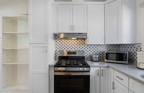 Westmont Apartamento | 2 Baths > Easy Access to Fairplex & Colleges > Fast WiFi