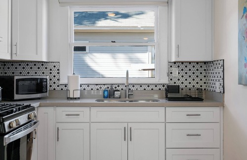 Westmont Apartamento | 2 Baths > Easy Access to Fairplex & Colleges > Fast WiFi