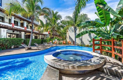 Coco Sunset Hills Apartamento | 2-BD Beauty with Pool, Walk to Beach