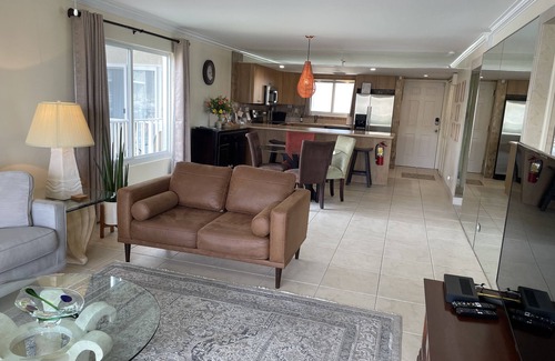 Seven Mile Beach Condominio | 2 bd/bth condo at Sunset Cove on Seven Mile Beach
