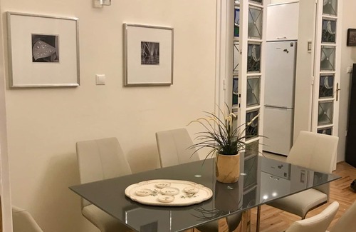 Belvaros - Lipotvaros Apartamento | 2 hab, 2 baños Lux Apt A / C, ubicación privilegiada, excelentes vistas al balcón