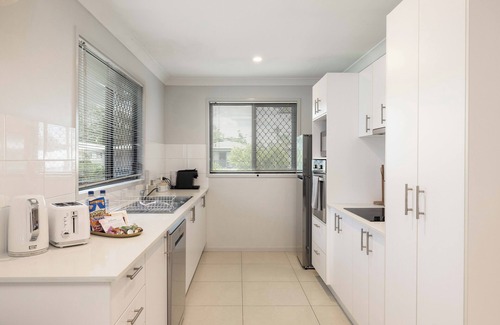 Rocklea Apartamento | 2 Bdr Apt! Garage! Balcony! GST Credits! 121D2