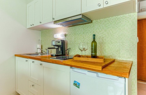Bacvice Apartamento | 2-bdr apt with shared garden, 3 min walk to beach
