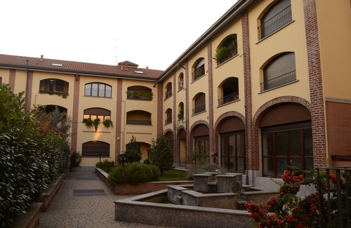 Busto Arsizio Apartamento | 2 BDR cerca de la feria MALPENSA-RHO. Wifi libre + APARCAMIENTO