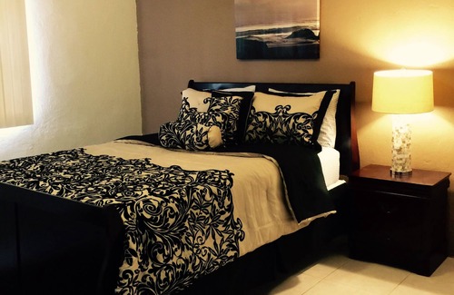 Sinajana Apartamento | ** Ahorre AHORA $ 75 noche-2 recámaras / 1 ba cerca de NAVY BASE