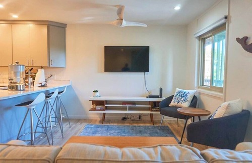 Caine Woods Condominio | 2 Bdrm/2 Bath, Sleeps 6, Pool, Balcony, Wi-Fi, TVs