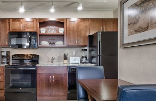 The Point Complejo | 2 bdrm Club Wyndham Long Wharf;10 min walk to Newport Boat Show; parking incl.