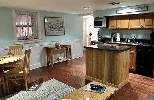 Cape May Condominio | 2 hab. Condominio-en el cabo victoriano mayo-1/2 cuadra a la playa para 6 personas