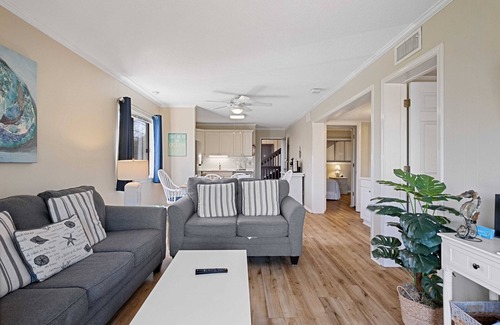 Folly Field Condominio | 2-Bdrm Condo Meets Family Needs - Beach Access - New Reno's - SNOWBIRDS - C13