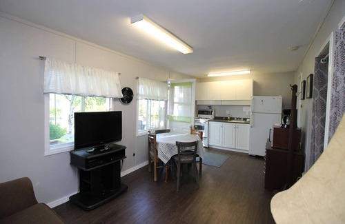 Southampton Casa | 2 Bdrm Country Cottage #4 - Rosewood cottages