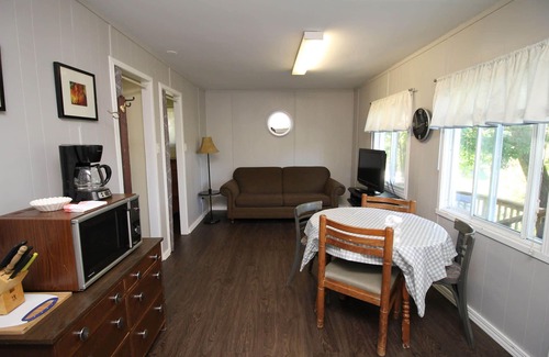 Southampton Casa | 2 Bdrm Country Cottage #4 - Rosewood cottages