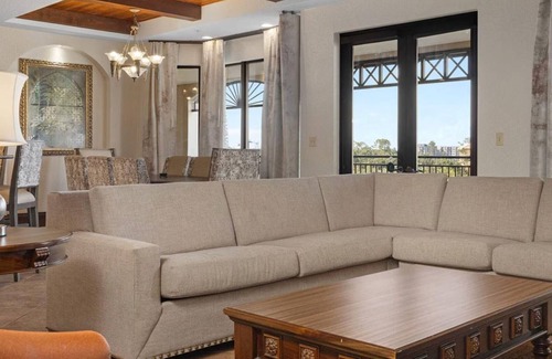 Lake Buena Vista Complejo | 2 bdrm Presidential condo