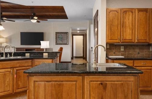 Lake Buena Vista Complejo | 2 bdrm Presidential condo
