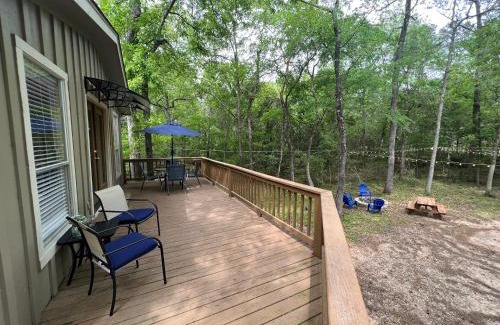 Montgomery Casa | 2 BDRM Treehouse Hideout- Lake Conroe with Boat ramp