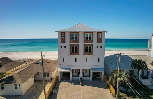Crescent Beach Casa | 2 Beachfront Homes with Private Pool - Beachfront, 2 Pools - Sleeps 36 - Fav