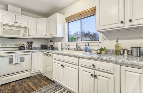 Colorado Springs Casa | 2 Bears Combined