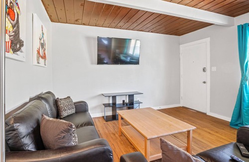 Logan Heights Apartamento | 2 Bed 1 bath apt 5 Minutes to Downtown San Diego apt # 2