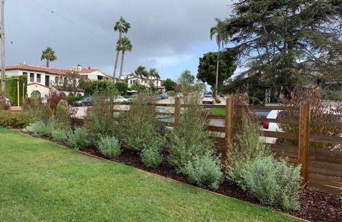 Village of La Jolla Casa | Casa de 2 dormitorios y 1 baño cerca de la playa en el corazón de La Jolla: ¡camine por todas partes!